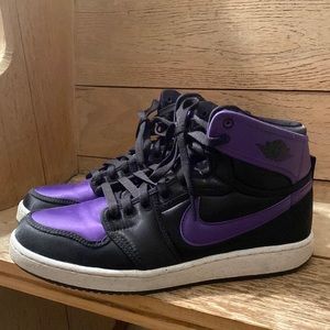 Nike Air Jordan 1 - Gently Used